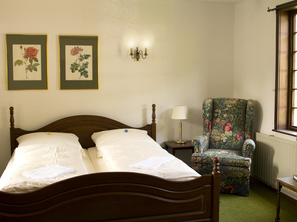 Hotel & Restaurant Gut Hungenbach Kürten Kamer foto