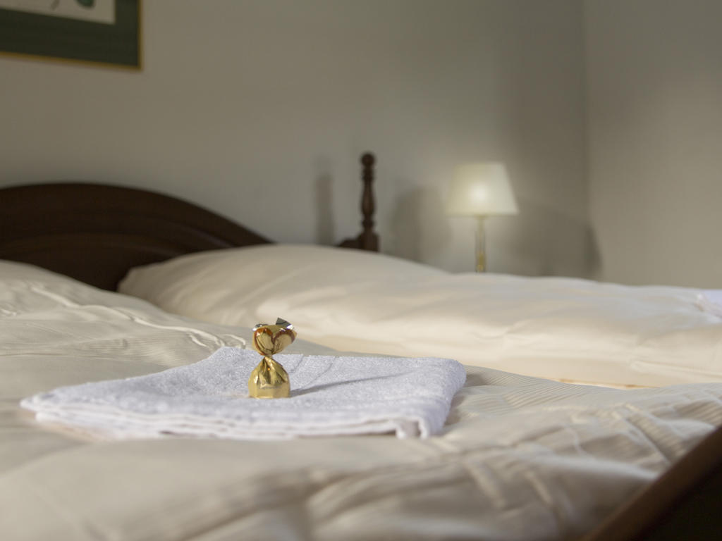 Hotel & Restaurant Gut Hungenbach Kürten Kamer foto
